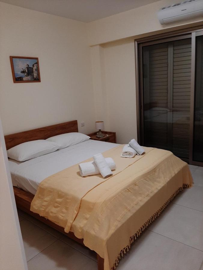 The Lighthouse Apartment Paphos Exterior photo