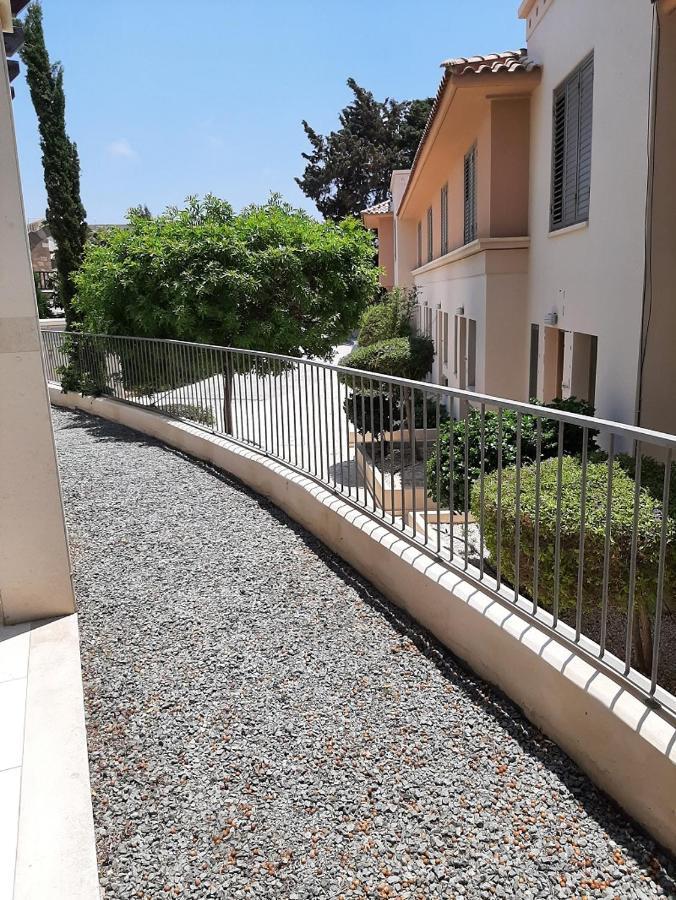 The Lighthouse Apartment Paphos Exterior photo