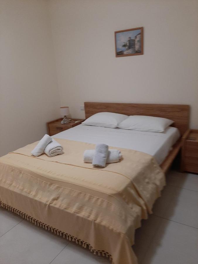 The Lighthouse Apartment Paphos Exterior photo